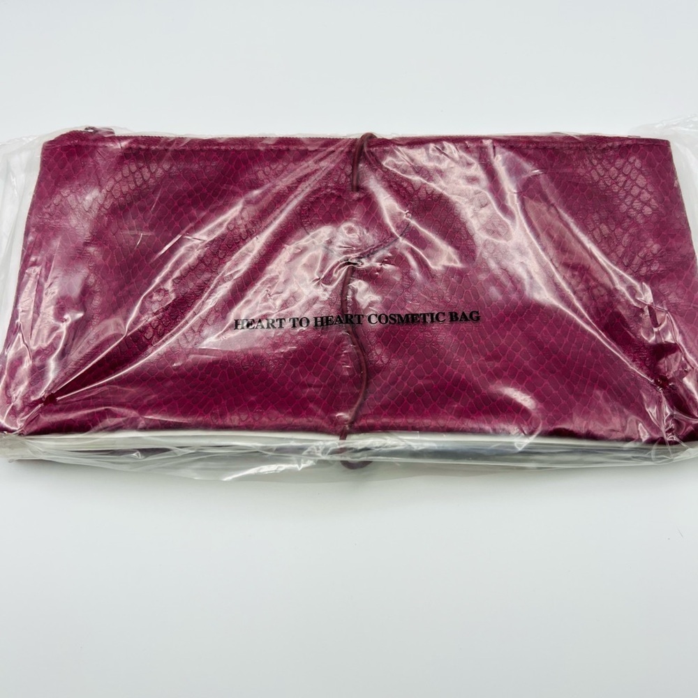 Avon Heart to Heart Cosmetic Bag Pink Faux Snakeskin NWT 2000 - Picture 3 of 5